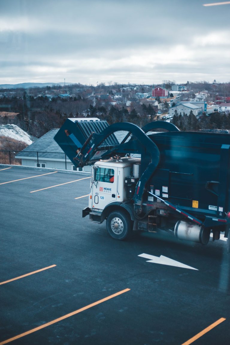 yard waste pick up truck